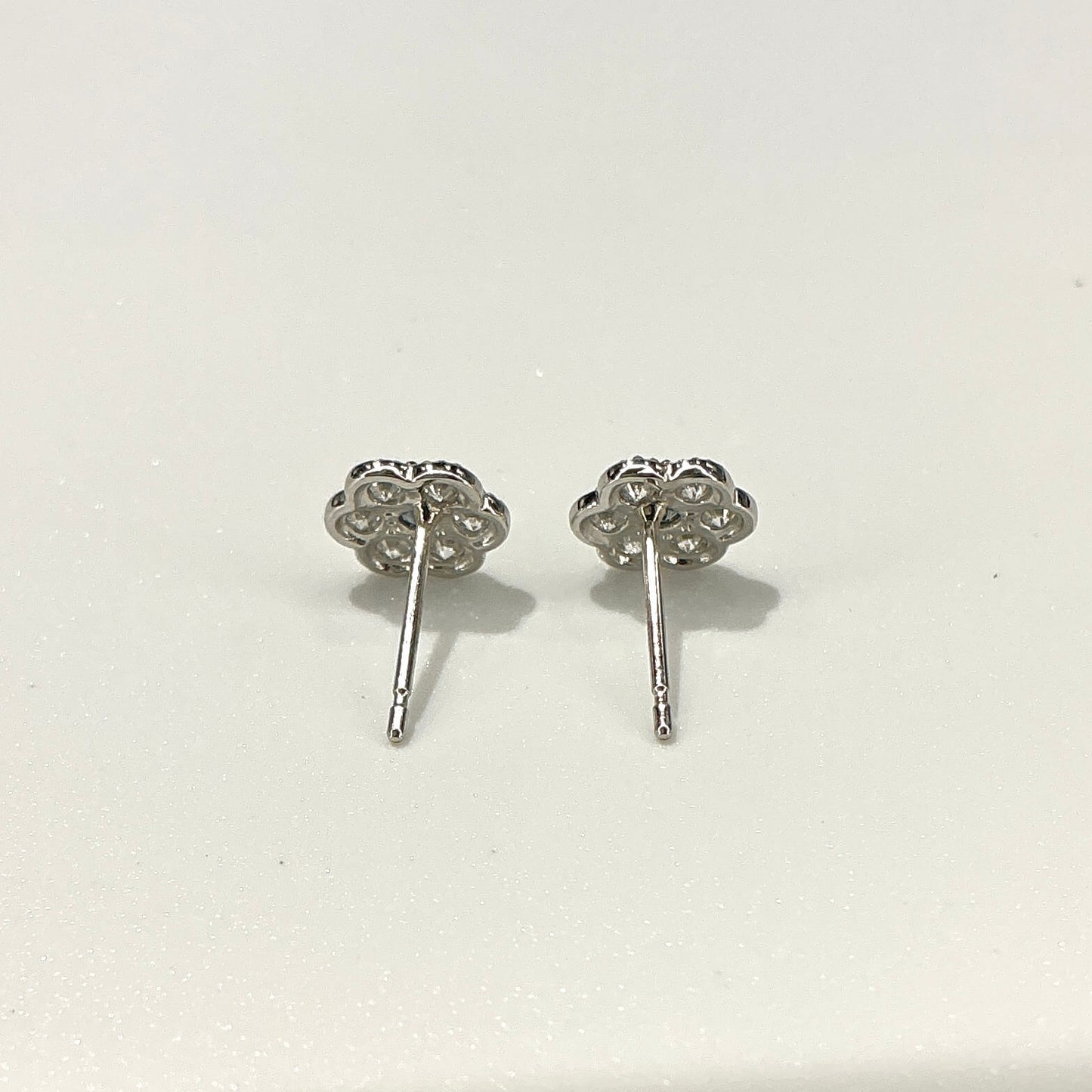 Ptアレキサンドライトピアス